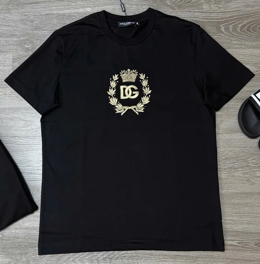 Áo thun đen đẹp Dolce hàng hiệu cổ tròn mã 44 nam nữ đáng tiền Áo thun đen đẹp Dolce hàng hiệu cổ tròn mã 44 nam nữ đáng tiền