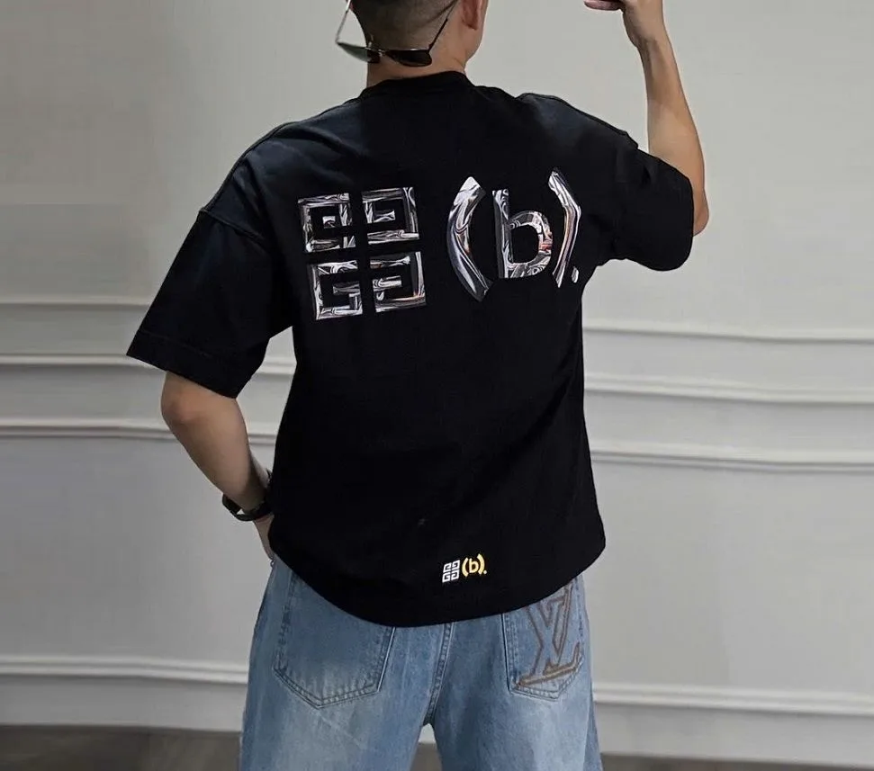 Áo thun Givenchy nam đen mã 5 VIP Like Authentic cổ tròn nam nữ Áo thun Givenchy nam đen mã 5 VIP Like Authentic cổ tròn nam nữ