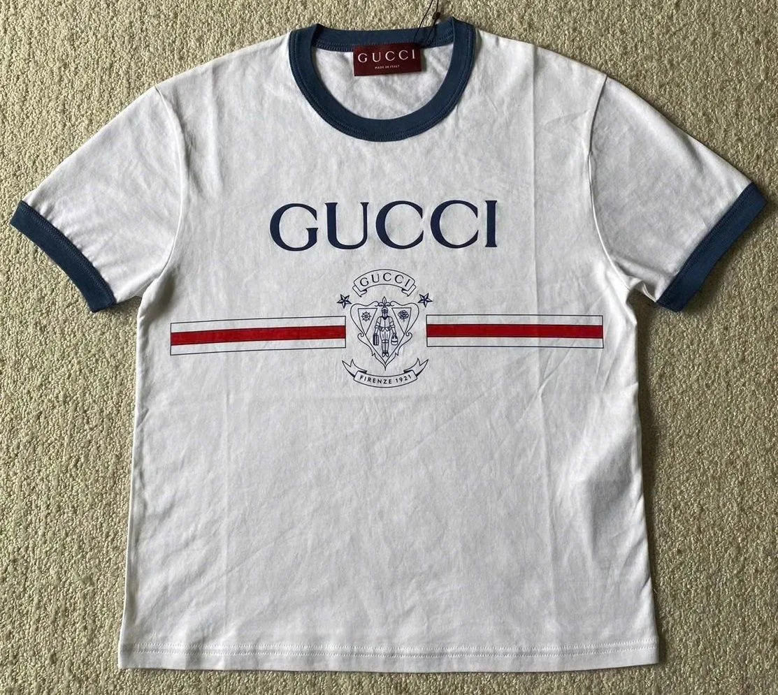 Áo thun Gucci trắng cổ tròn mã 2b phong cách sành điệu nam nữ Áo thun Gucci trắng cổ tròn mã 2b phong cách sành điệu nam nữ