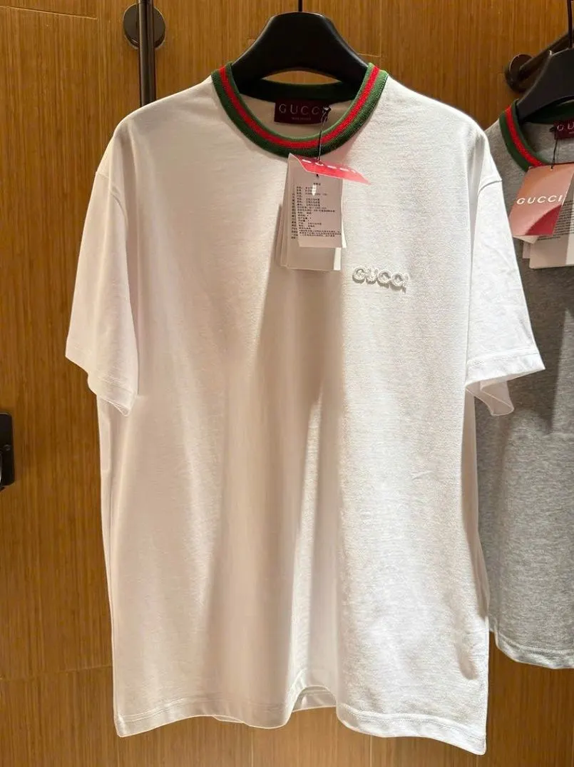 Áo phông Gucci đen trắng mã 3 cổ tròn nam nữ phong cách thời thượng sang chảnh Áo phông Gucci đen trắng mã 3 cổ tròn nam nữ phong cách thời thượng sang chảnh