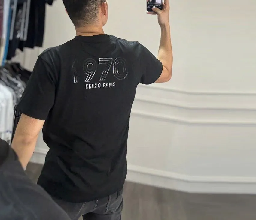 Áo thun nam đen Kenzo mã 10 cổ tròn phong cách thượng lưu hợp mốt Áo thun nam đen Kenzo mã 10 cổ tròn phong cách thượng lưu hợp mốt