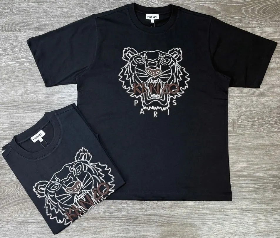 Áo thun đen trơn form rộng Kenzo mã 4 cổ tròn xịn phong cách nam nữ hợp mốt Áo thun đen trơn form rộng Kenzo mã 4 cổ tròn xịn phong cách nam nữ hợp mốt