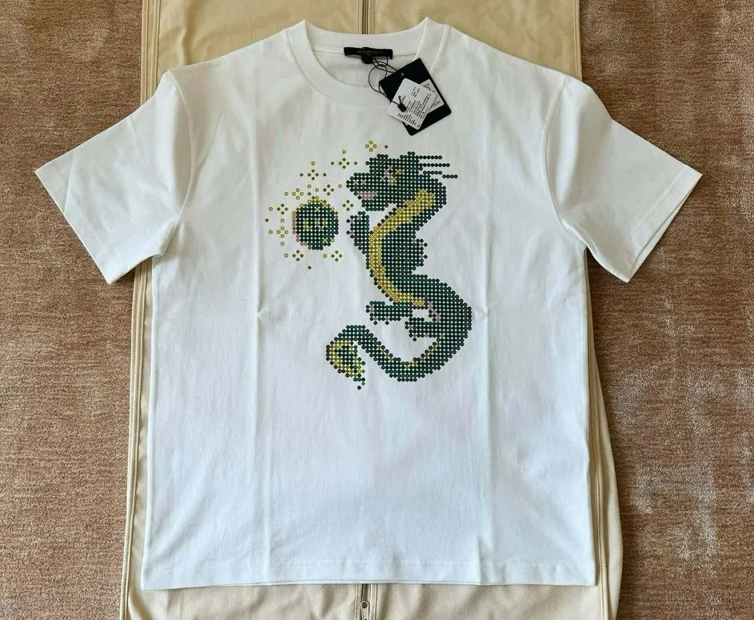 Áo Louis Vuitton trắng mã 8b cổ tròn nam nữ xịn xò đa năng chuẩn mốt Áo Louis Vuitton trắng mã 8b cổ tròn nam nữ xịn xò đa năng chuẩn mốt