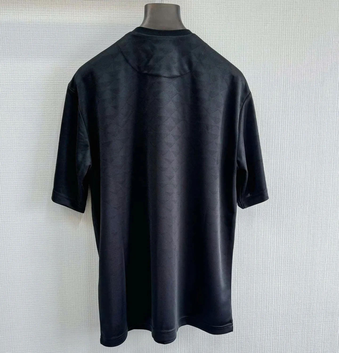 Áo phông đen trơn Prada mã 2 áo thun cổ tròn nam nữ hàng độc tinh tế Áo phông đen trơn Prada mã 2 áo thun cổ tròn nam nữ hàng độc tinh tế