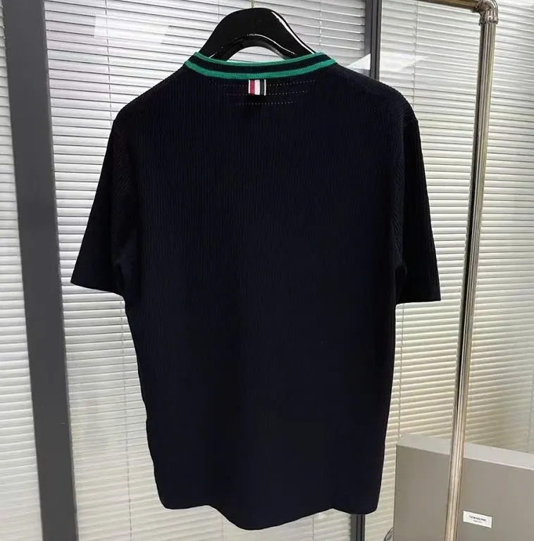 Áo phông Thom Browne nam xanh mã 1 Like Authentic - yêu luôn Áo phông Thom Browne nam xanh mã 1 Like Authentic - yêu luôn