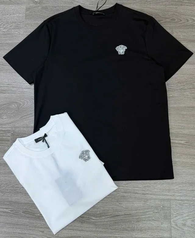 Áo Versace đen mã 5 áo thun phông cổ tròn deluxe chuẩn style nam nữ Áo Versace đen mã 5 áo thun phông cổ tròn deluxe chuẩn style nam nữ