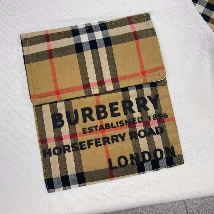Áo Burberry trắng áo phông nam Burberry like authentic mã 6 hoàn hảo Áo Burberry trắng áo phông nam Burberry like authentic mã 6 hoàn hảo