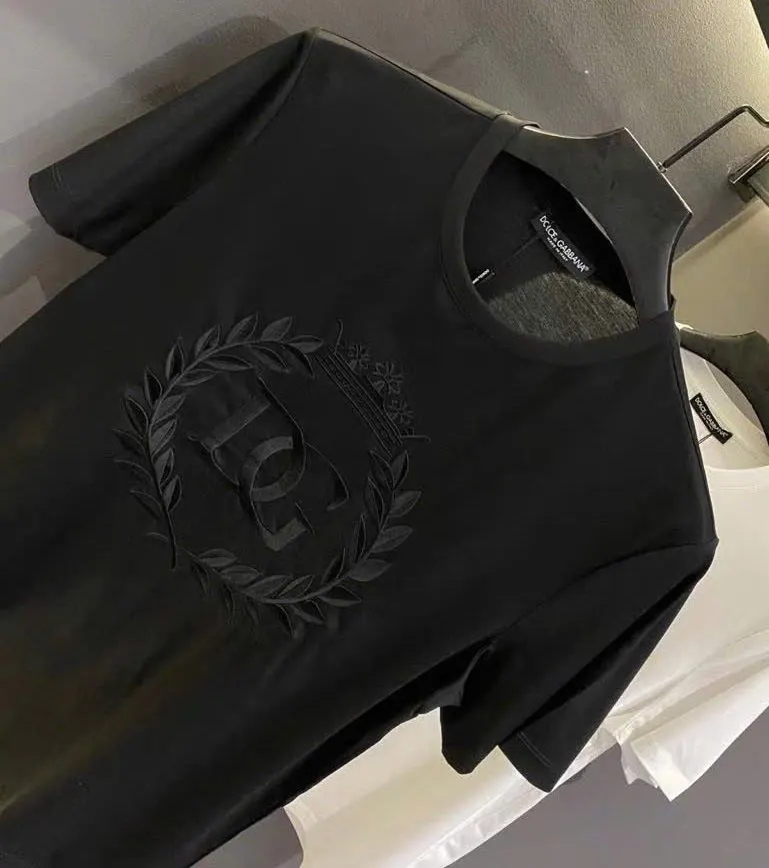 Áo phông nam màu đen Dolce Gabbana mã 46 hàng độc thu hút cao cấp