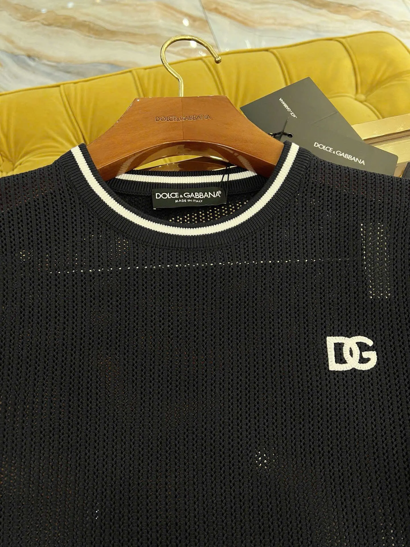 Áo phông nam màu đen Dolce Gabbana mã 7 dáng gọn gàng đỉnh của chóp