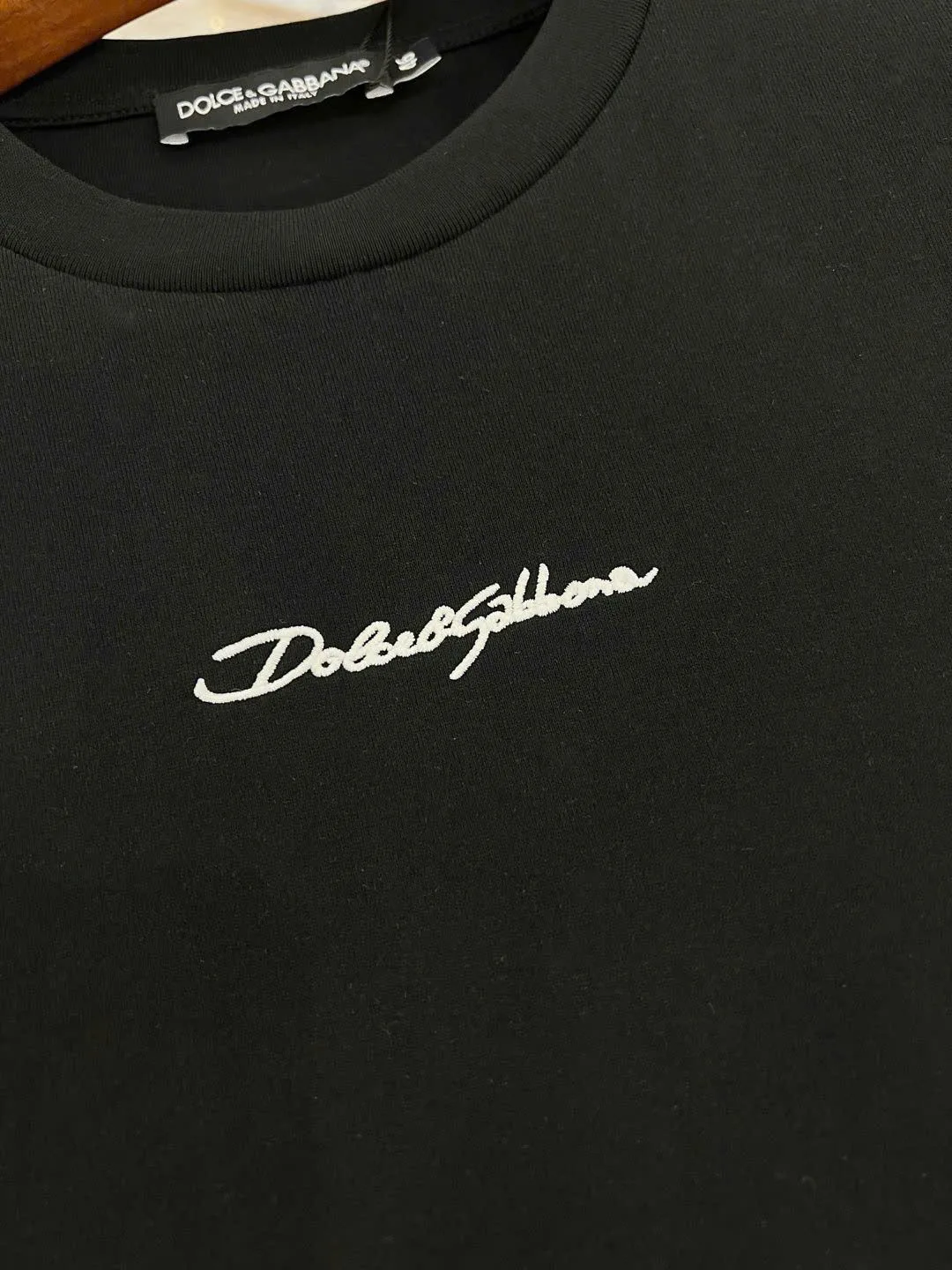 Áo thun Dolce Gabbana đen nam mã 8 phân khúc cao cấp tỉ mỉ xịn