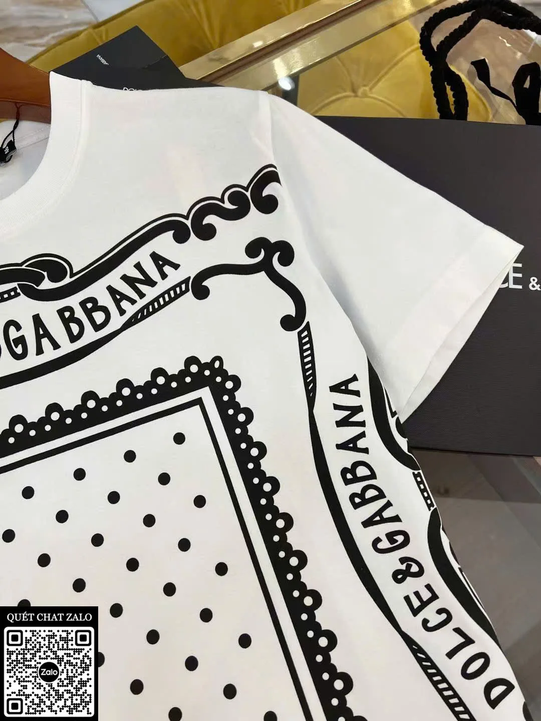 Áo phông nam màu trắng DG Dolce mã 4 phong cách mới mẻ cao cấp Áo phông nam màu trắng DG Dolce mã 4 phong cách mới mẻ cao cấp