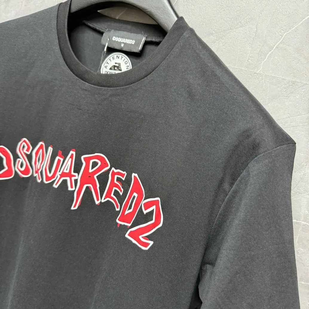 Áo thun Dsquared2 đen nam mã 24 form chuẩn phân khúc xịn cao cấp Áo thun Dsquared2 đen nam mã 24 form chuẩn phân khúc xịn cao cấp