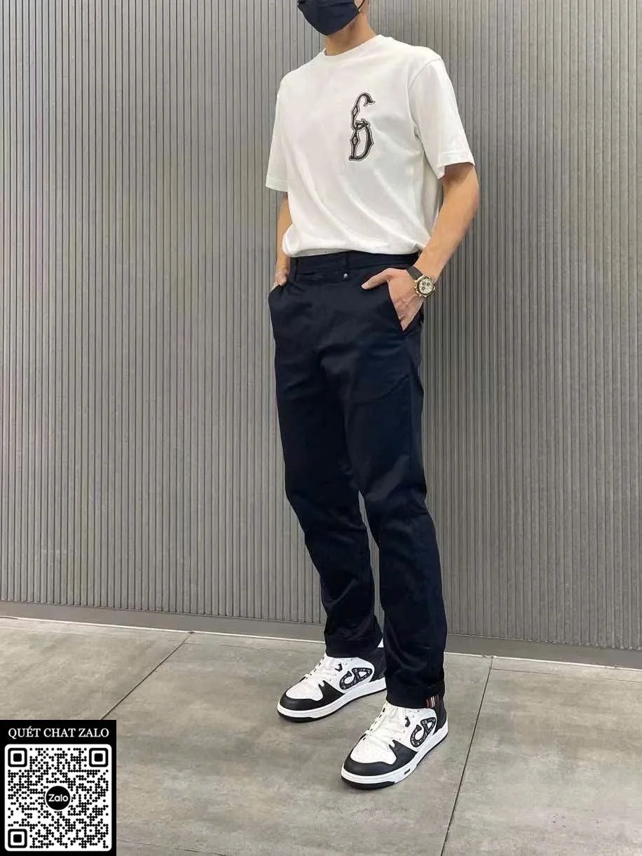 Áo phông nam màu trắng Givenchy mã 3 cao cấp giá hợp lý đẹp chuẩn Áo phông nam màu trắng Givenchy mã 3 cao cấp giá hợp lý đẹp chuẩn