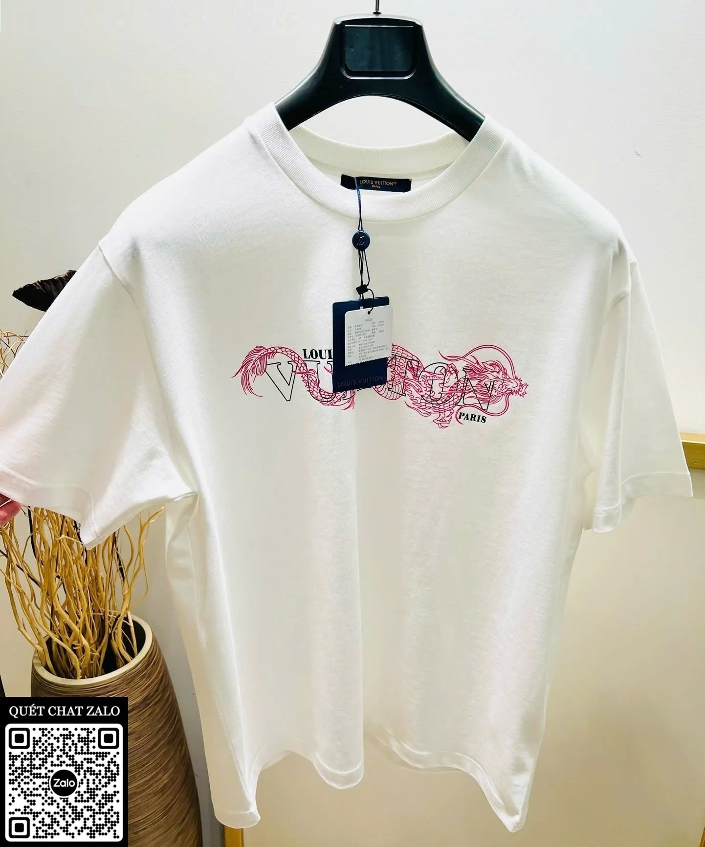 Áo phông nam màu trắng LV mã 9 limited stock cao cấp dễ phối đồ Áo phông nam màu trắng LV mã 9 limited stock cao cấp dễ phối đồ