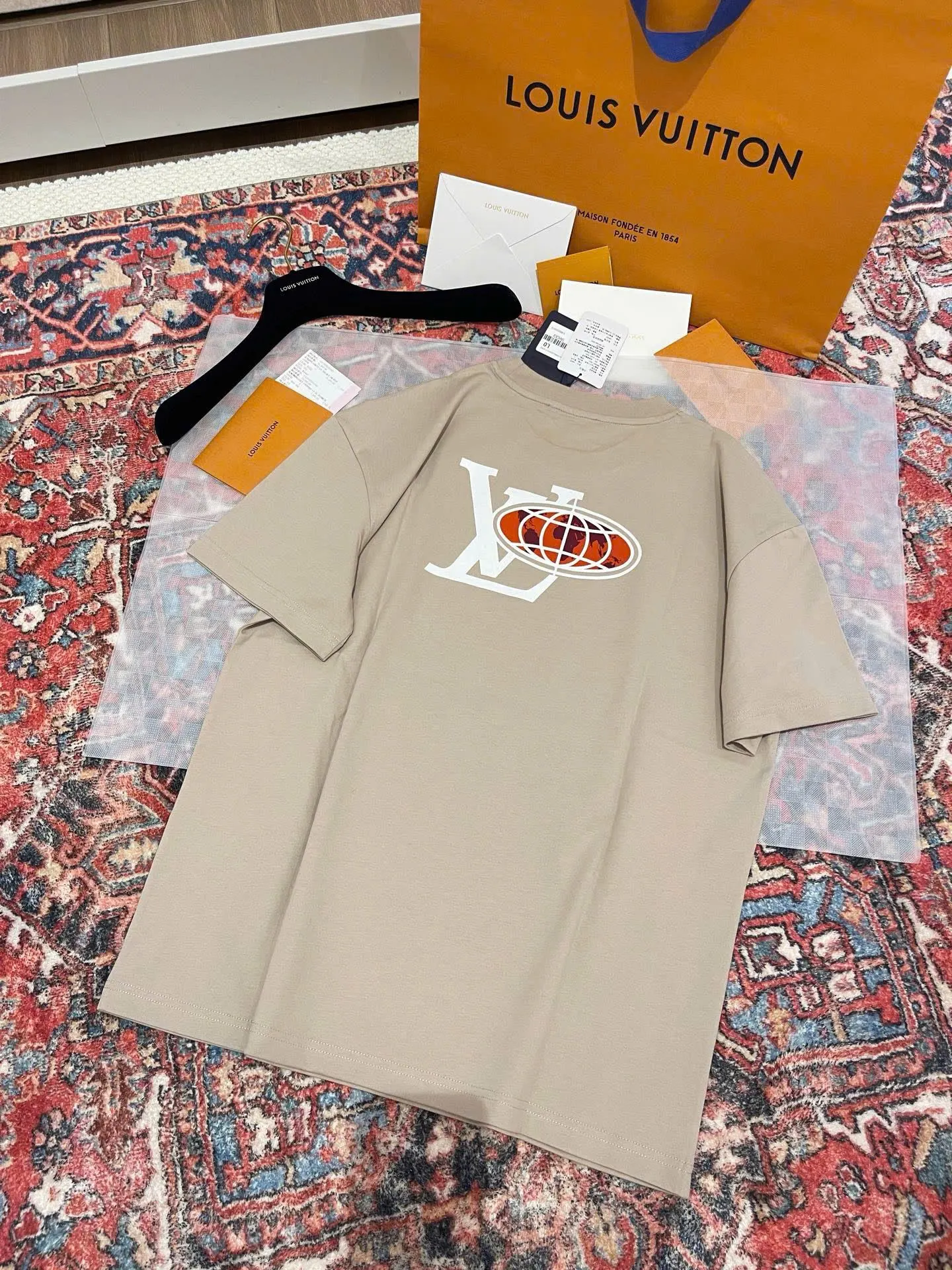 Áo phông Louis Vuitton nam màu vàng hàng giới hạn mã 1 đẳng cấp thật