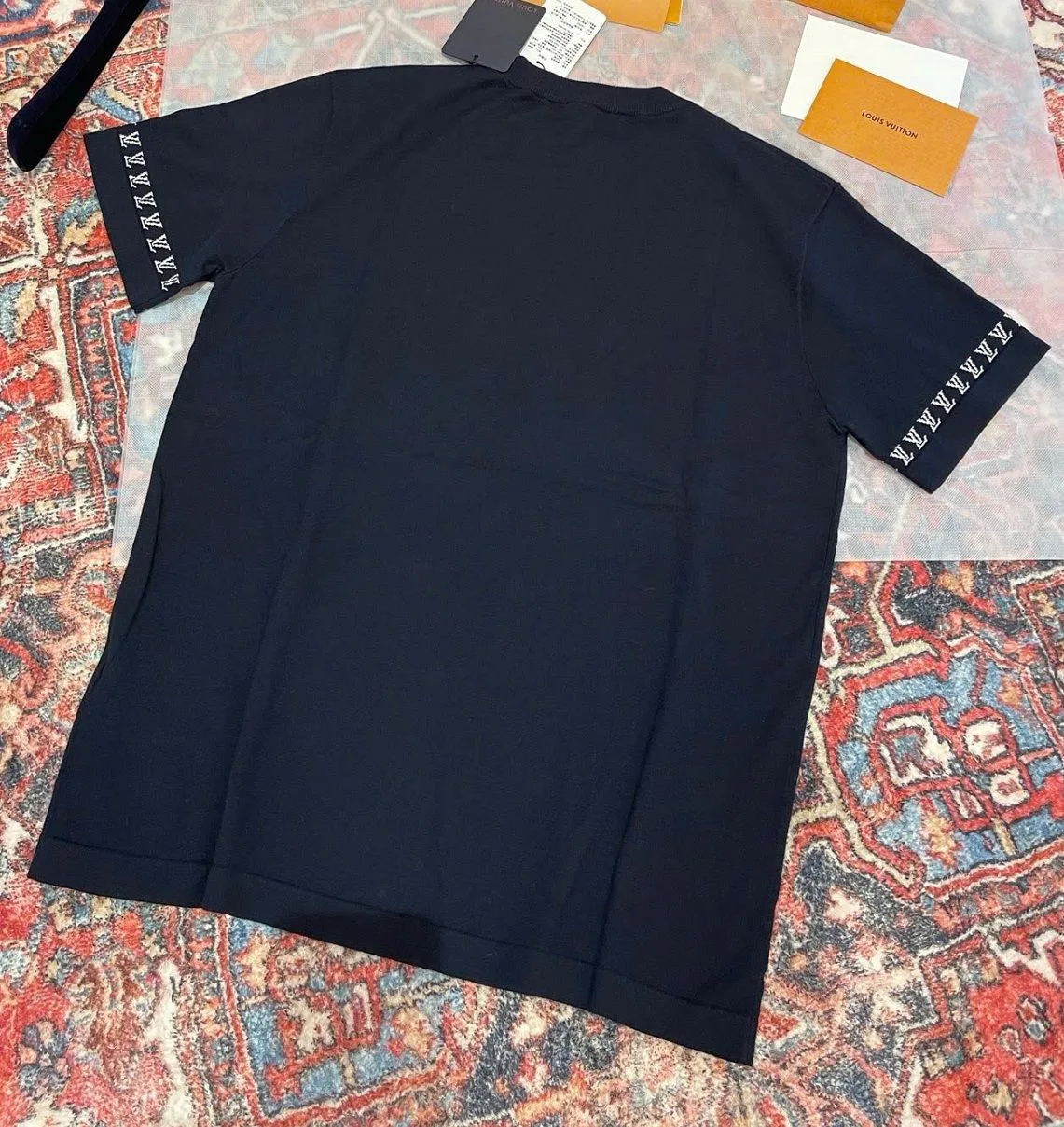 Áo phông nam màu xanh LV Louis Vuitton mã 1 Vip Like Authentic tỉ mỉ