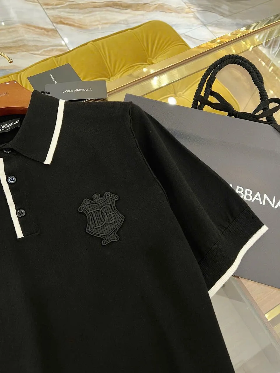 Áo polo nam màu đen Dolce Gabbana mã 1b xịn xò chất lượng tốt Áo polo nam màu đen Dolce Gabbana mã 1b xịn xò chất lượng tốt