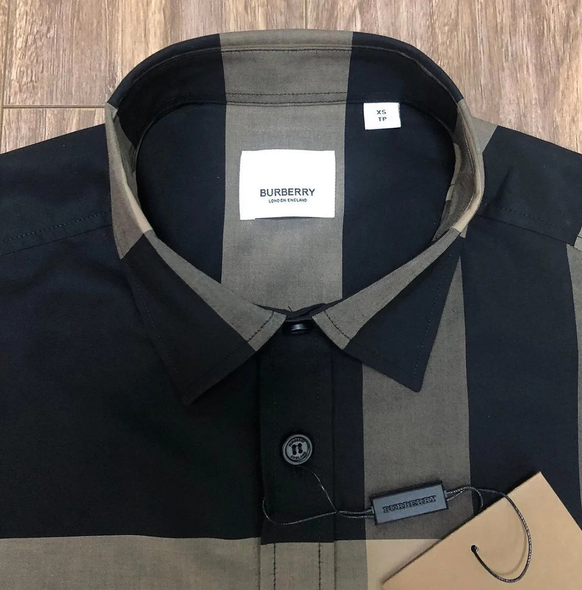 Áo sơ mi nam Burberry màu đen tay ngắn kẻ sọc caro mã 9 cao cấp