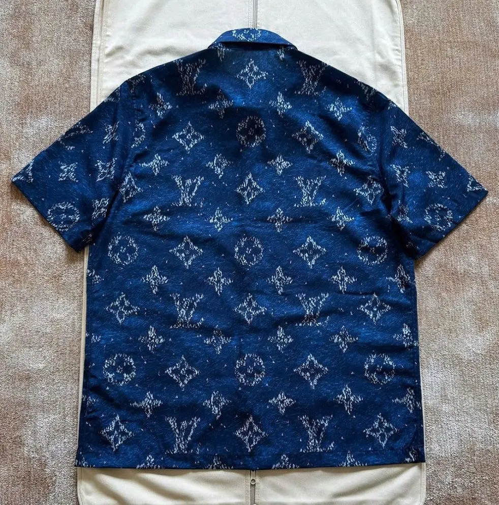 Áo sơ mi nam LV xanh lụa tay ngắn Vip Like Authentic mã 1 quá đỉnh Áo sơ mi nam LV xanh lụa tay ngắn Vip Like Authentic mã 1 quá đỉnh