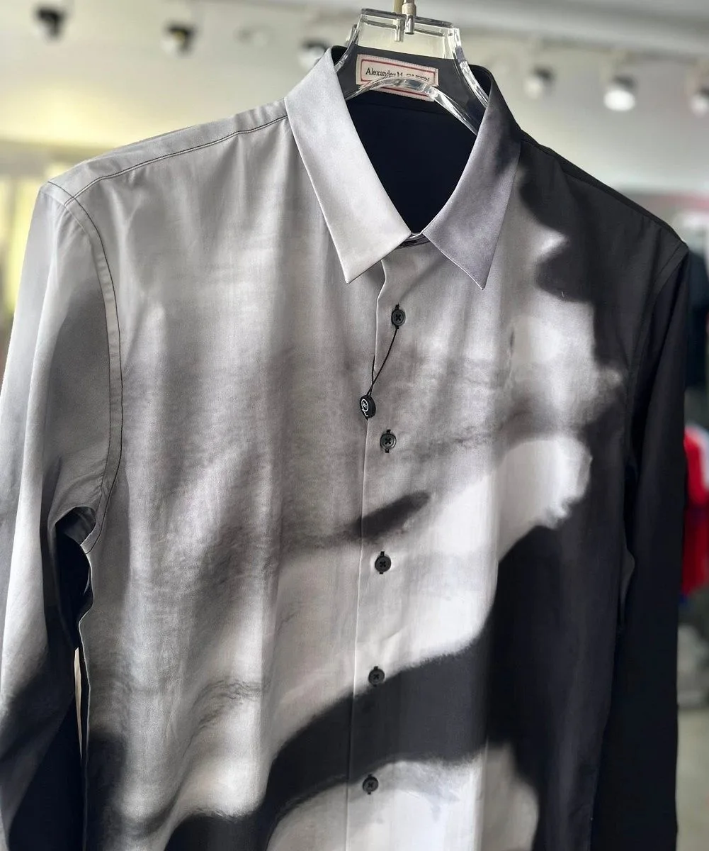 Áo sơ mi nam màu đen McQueen tay dài mã 1 tinh xảo limited stock