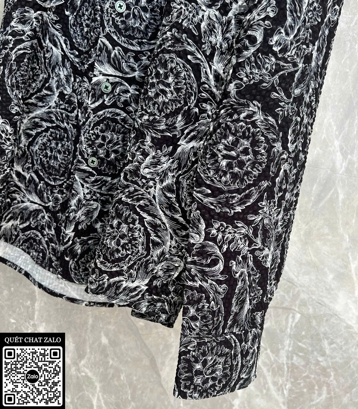 Áo sơ mi nam Versace màu đen tay dài hoa lá mã 2 xịn đẳng cấp phong cách cao cấp chuẩn Áo sơ mi nam Versace màu đen tay dài hoa lá mã 2 xịn đẳng cấp phong cách cao cấp chuẩn