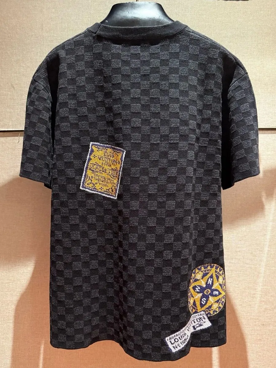 Áo thun LV đen mã 11b nam nữ—phong cách thanh lịch đúng chuẩn