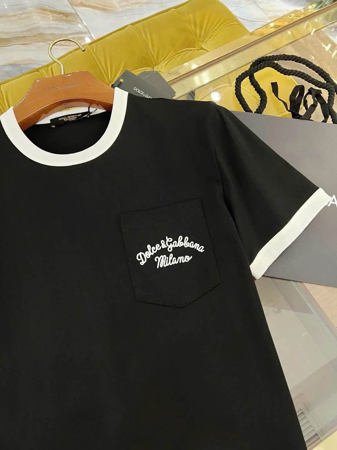 Áo thun nam đen Dolce cổ tròn mã 18 Like Authentic cao cấp