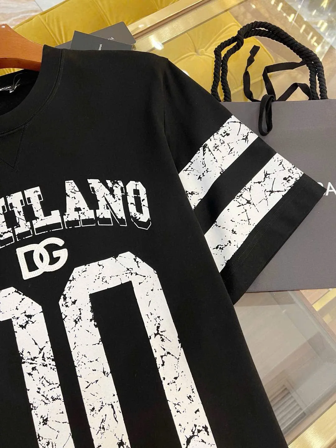 Áo thun Dolce Gabbana #EANF# mã 2 màu đen cổ tròn nam nữ phong cách điển trai