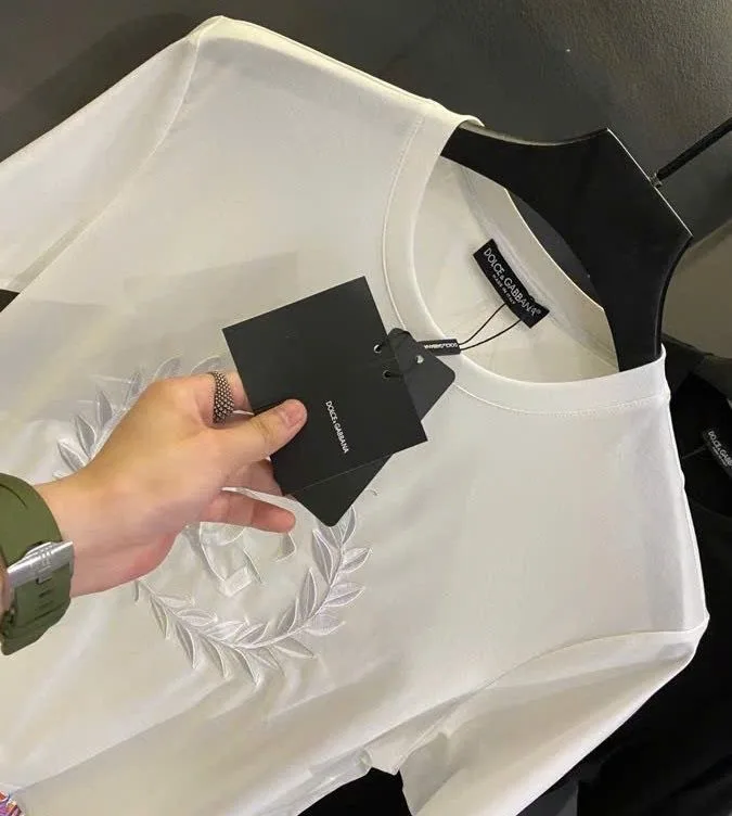 Áo phông trang Dolce trắng cổ tròn mã 35 — nhã nhặn nam nữ đỉnh cao