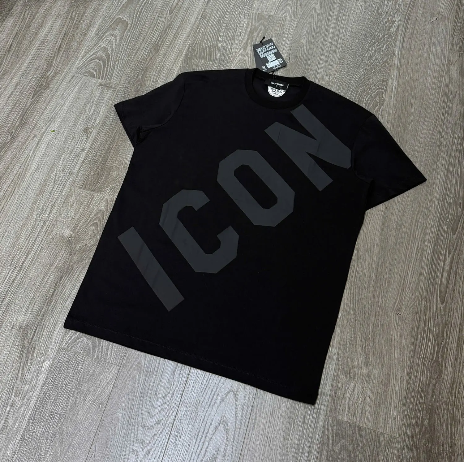 Áo phông Dsquared2 ao phong den nam cổ tròn mã 1 limited stock hợp lý Áo phông Dsquared2 ao phong den nam cổ tròn mã 1 limited stock hợp lý