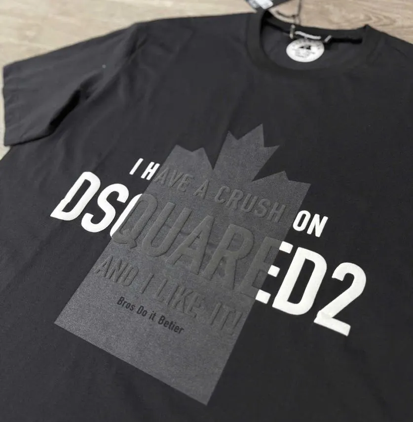 Áo phông nam màu đen siêu phẩm Dsq2 mã 18 cổ tròn nam nữ làm công phu Áo phông nam màu đen siêu phẩm Dsq2 mã 18 cổ tròn nam nữ làm công phu