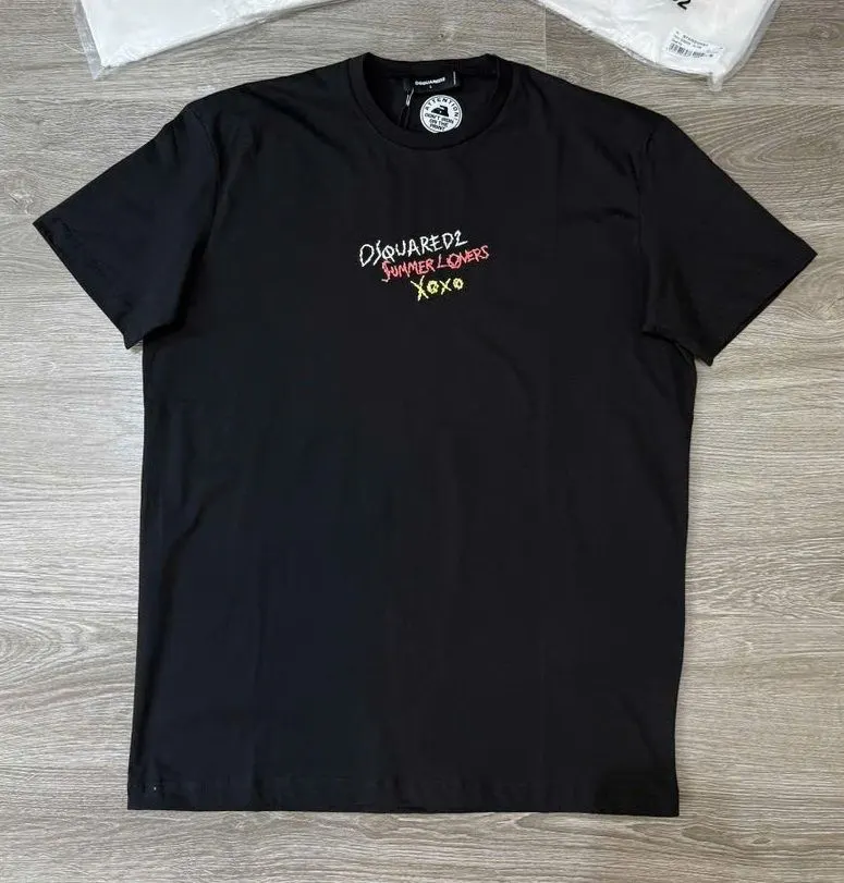 Áo thun đen cổ tròn Dsquared2 mã 27b — Vip Like Authentic nam nữ Áo thun đen cổ tròn Dsquared2 mã 27b — Vip Like Authentic nam nữ