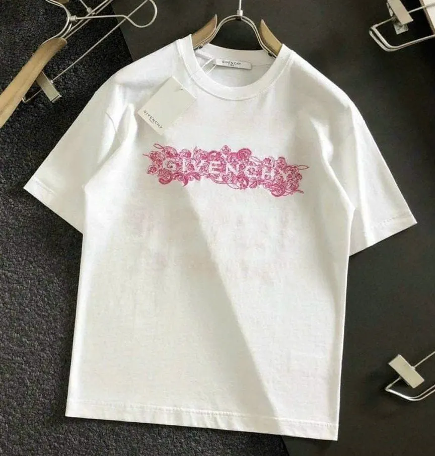 Áo phông Givenchy nam trắng mã 6 cổ tròn xịn sò phong cách độc đáo Áo phông Givenchy nam trắng mã 6 cổ tròn xịn sò phong cách độc đáo