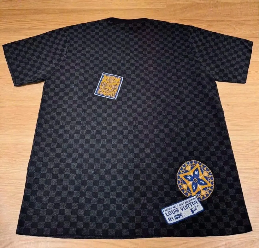Áo phông Louis Vuitton nam đen cổ tròn mã 11 phong cách đỉnh cao