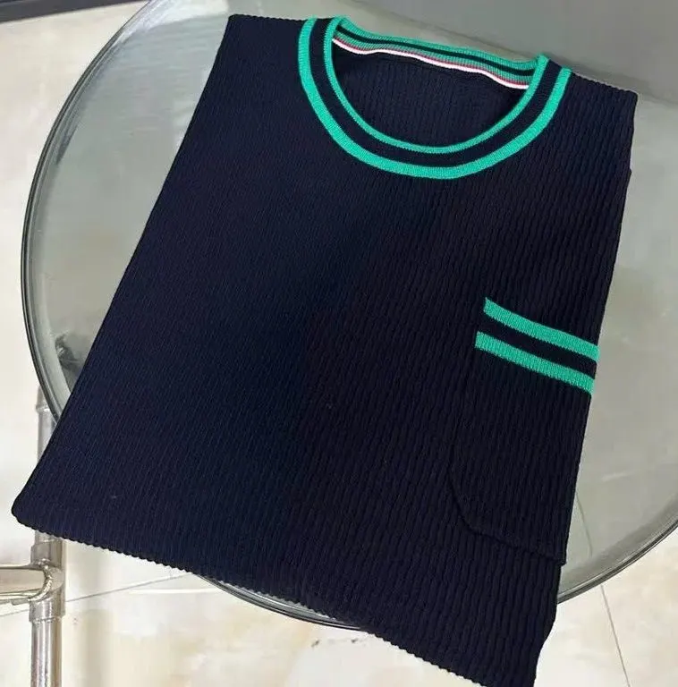 Áo phông Thom Browne nam xanh mã 1 Like Authentic - yêu luôn Áo phông Thom Browne nam xanh mã 1 Like Authentic - yêu luôn