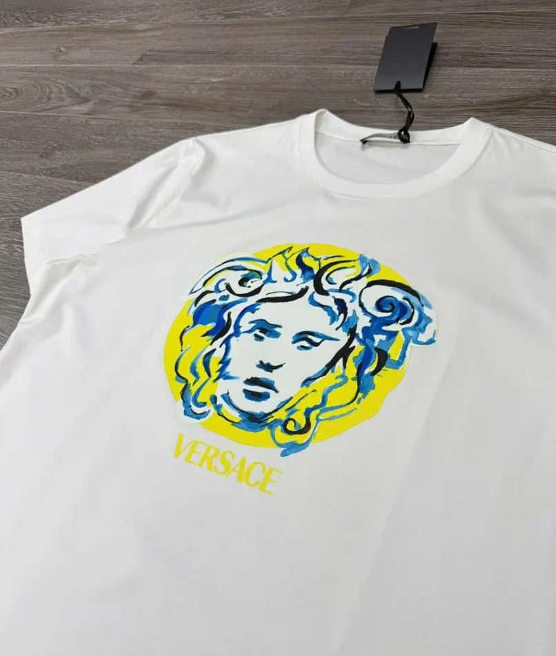 Áo thun trắng cao cấp Versace cổ tròn nam nữ mã 3 sang trọng tinh tế Áo thun trắng cao cấp Versace cổ tròn nam nữ mã 3 sang trọng tinh tế