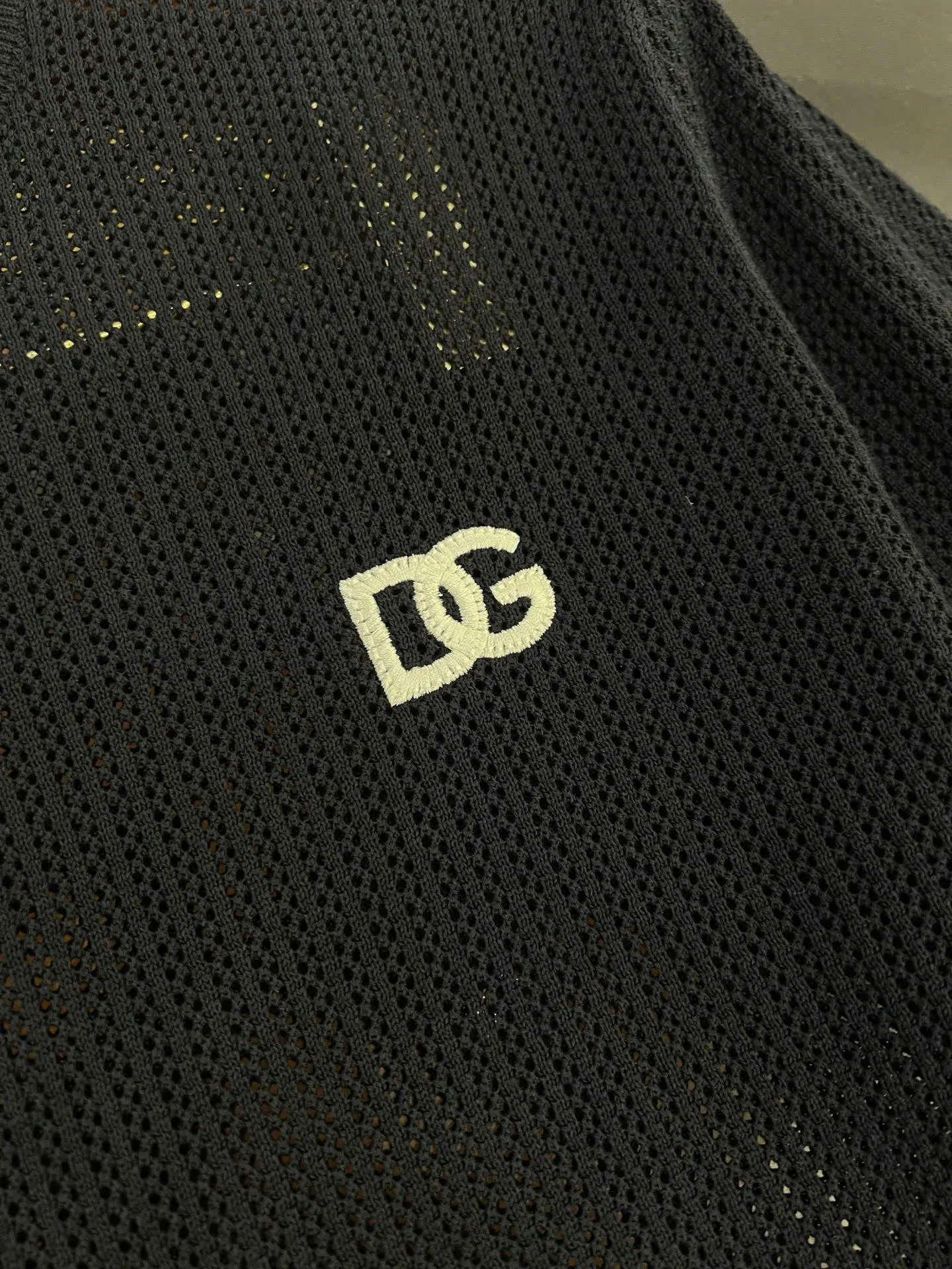 Áo phông nam màu đen Dolce Gabbana mã 7 dáng gọn gàng đỉnh của chóp