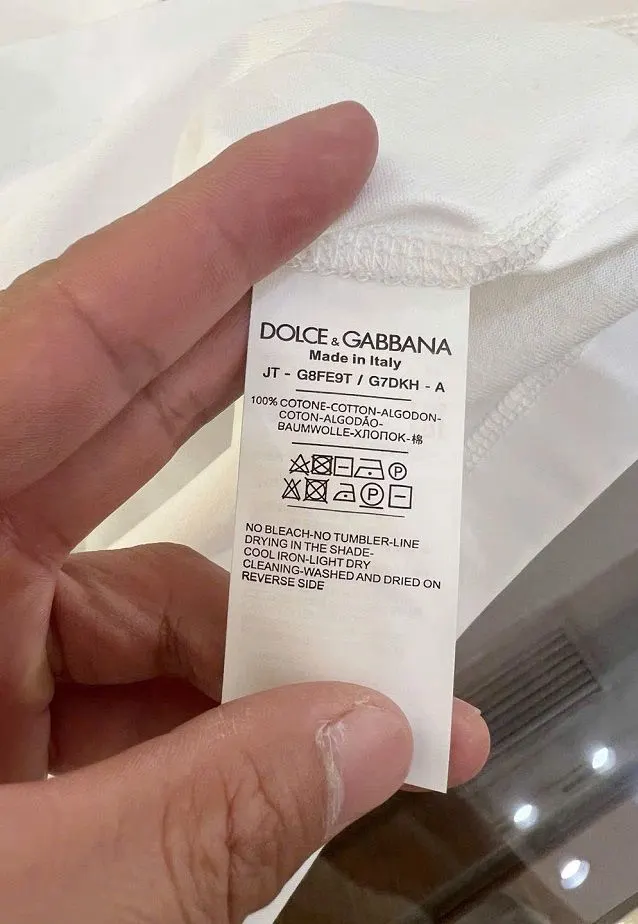 Áo phông Dolce Gabbana nam trắng mã 26 limited stock chất lượng tốt Áo phông Dolce Gabbana nam trắng mã 26 limited stock chất lượng tốt