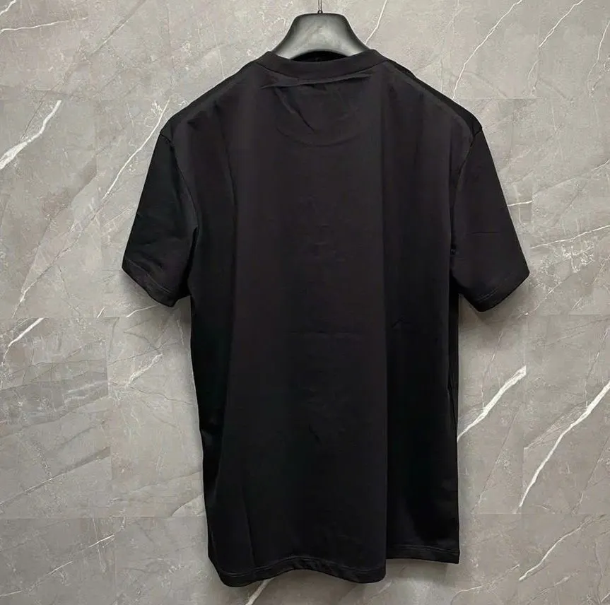 Áo phông nam màu đen Dsq2 mã 22 cao cấp Dsquared2 phù hợp