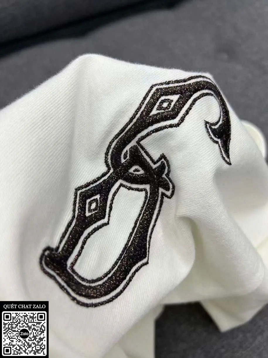 Áo phông nam màu trắng Givenchy mã 3 cao cấp giá hợp lý đẹp chuẩn Áo phông nam màu trắng Givenchy mã 3 cao cấp giá hợp lý đẹp chuẩn