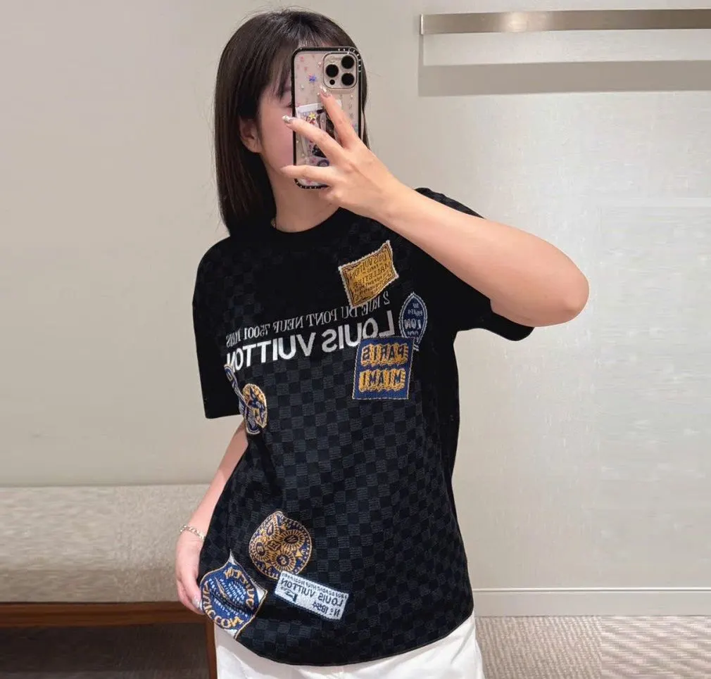 Áo thun LV nam đen mã 11 phong cách năng động Like Authentic Áo thun LV nam đen mã 11 phong cách năng động Like Authentic