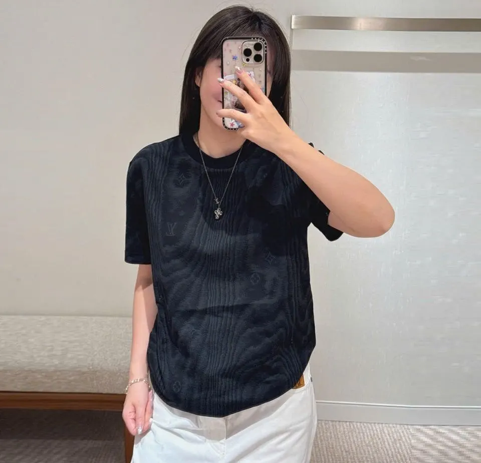 Áo Louis Vuitton đen phông nam mã 14 tuyệt hảo xịn thời thượng