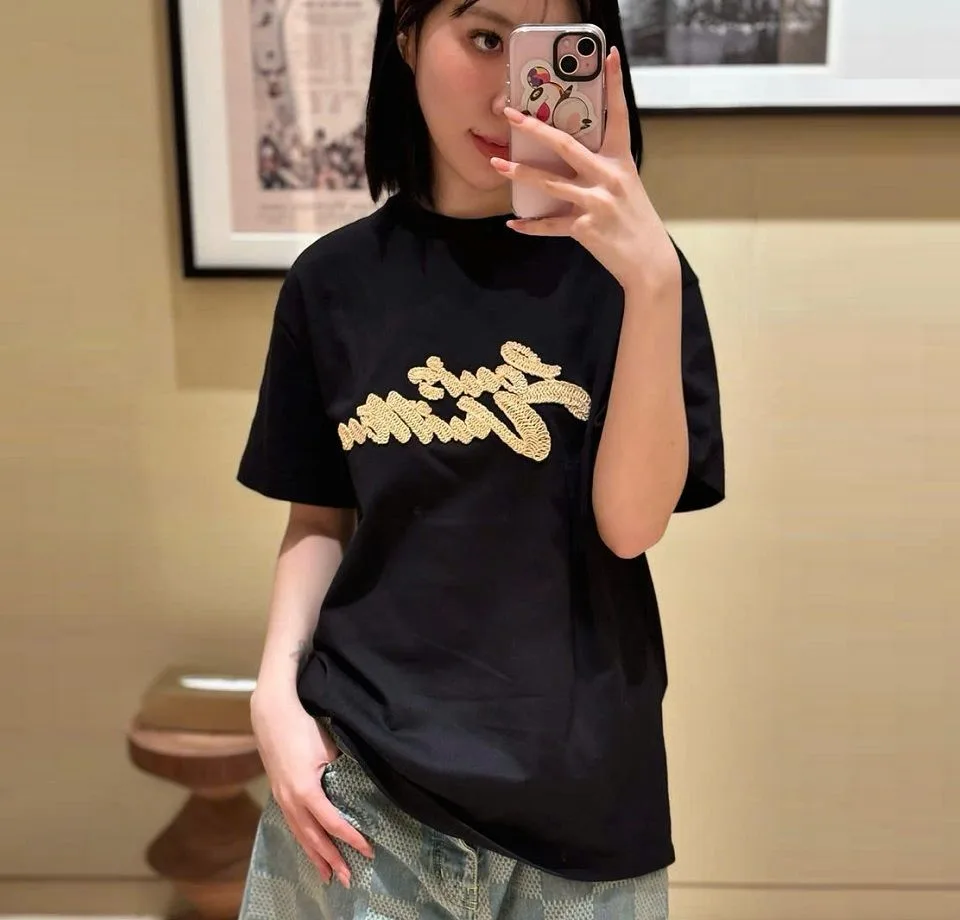 Áo phông Louis Vuitton nam đen limited edition LV mã 15 đỉnh cao Áo phông Louis Vuitton nam đen limited edition LV mã 15 đỉnh cao