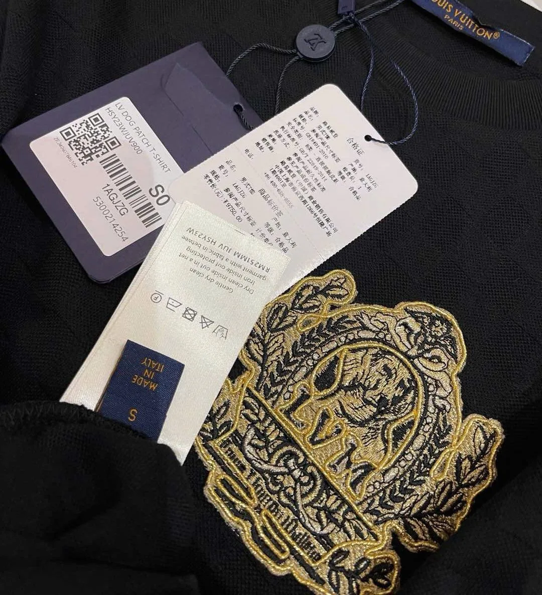 Áo phông Louis Vuitton nam đen mã 8b LV like authentic nam tính Áo phông Louis Vuitton nam đen mã 8b LV like authentic nam tính