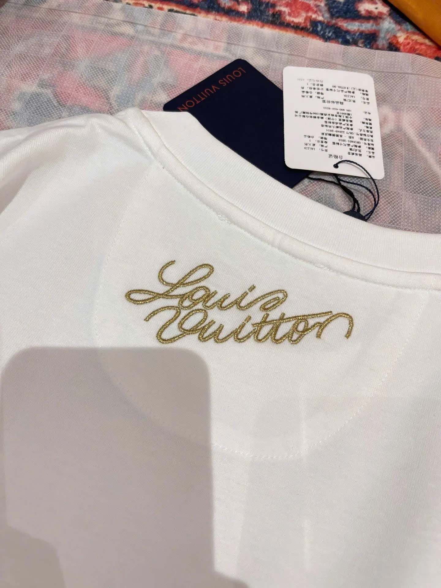 Áo phông nam màu trắng Louis Vuitton mã 6 vừa mắt chất lượng vượt trội