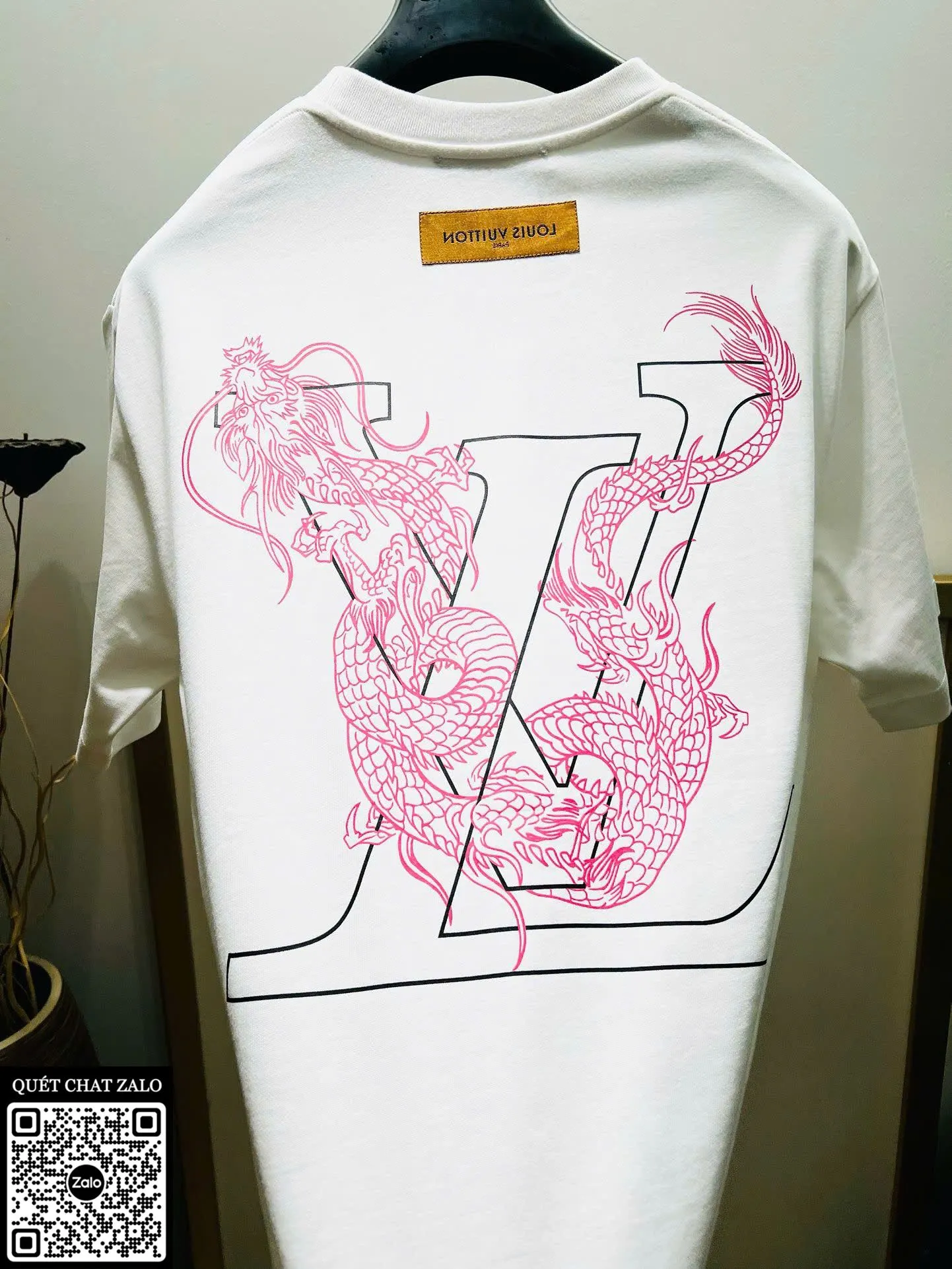 Áo phông nam màu trắng LV mã 9 limited stock cao cấp dễ phối đồ Áo phông nam màu trắng LV mã 9 limited stock cao cấp dễ phối đồ