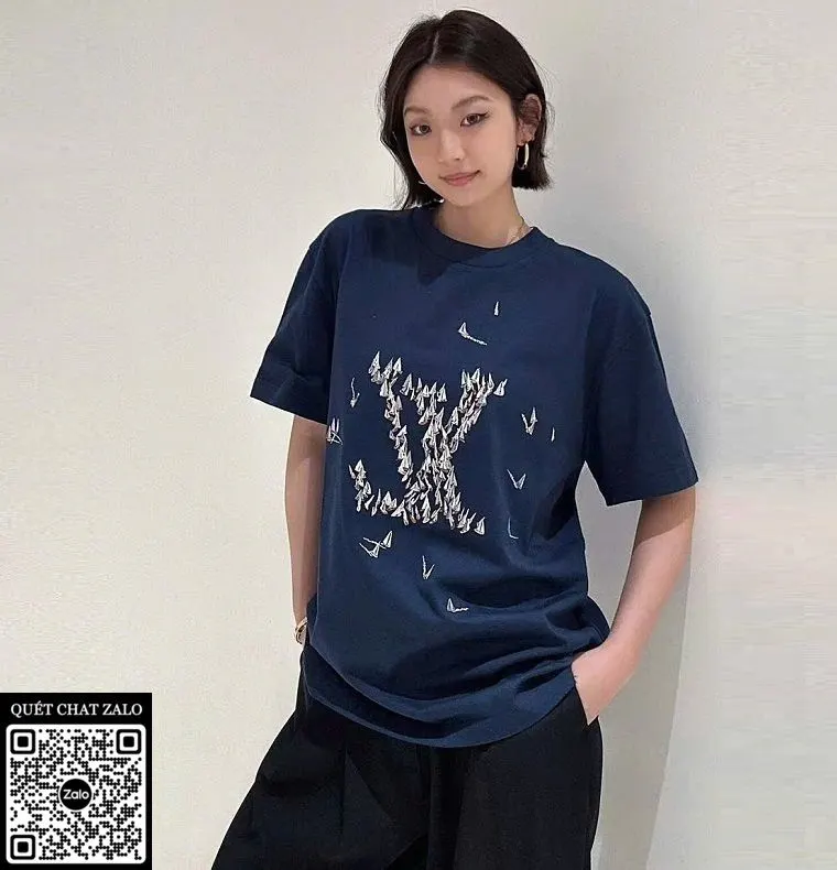 Áo phông nam màu xanh Louis Vuitton mã 11 LV chất không tưởng Áo phông nam màu xanh Louis Vuitton mã 11 LV chất không tưởng