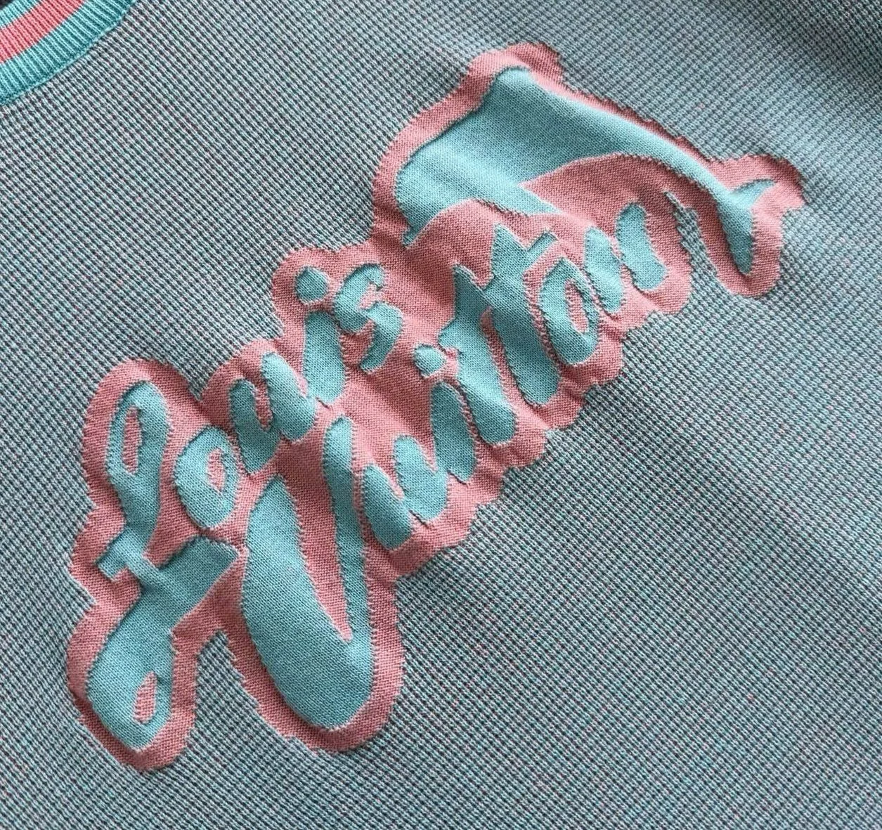 Áo phông nam màu xanh LV mã 12 Louis Vuitton tuyệt phẩm lên ảnh đẹp