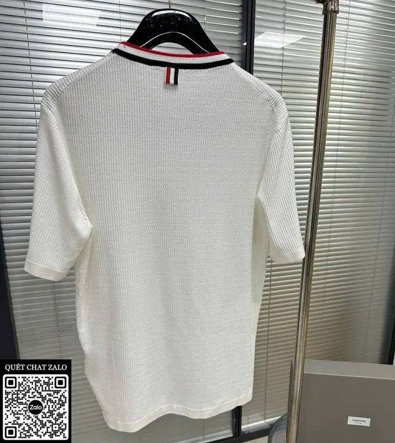 Áo phông nam màu trắng Thom Browne mã 1 thanh lịch tuyệt hảo Áo phông nam màu trắng Thom Browne mã 1 thanh lịch tuyệt hảo