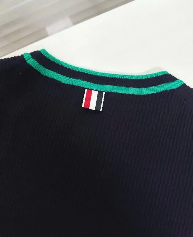 Áo phông nam màu xanh Thom Browne mã 1b chuẩn Like Authentic đẳng cấp Áo phông nam màu xanh Thom Browne mã 1b chuẩn Like Authentic đẳng cấp